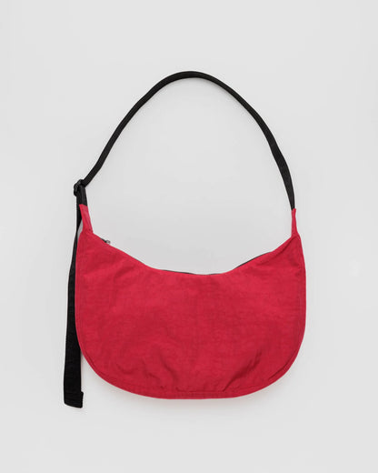 BAGGU // MEDIUM Nylon Crescent Bag CANDY APPLE