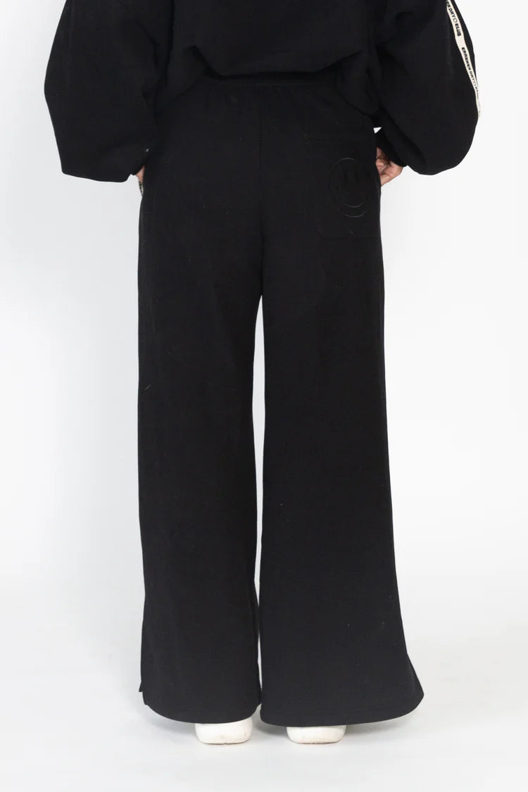 CRACKER DAY CLUB // Cloud Racer Sweatpants BLACK