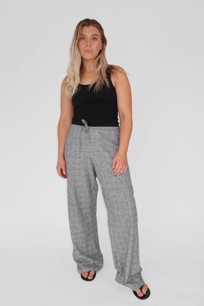 BEIGED // Check Pants