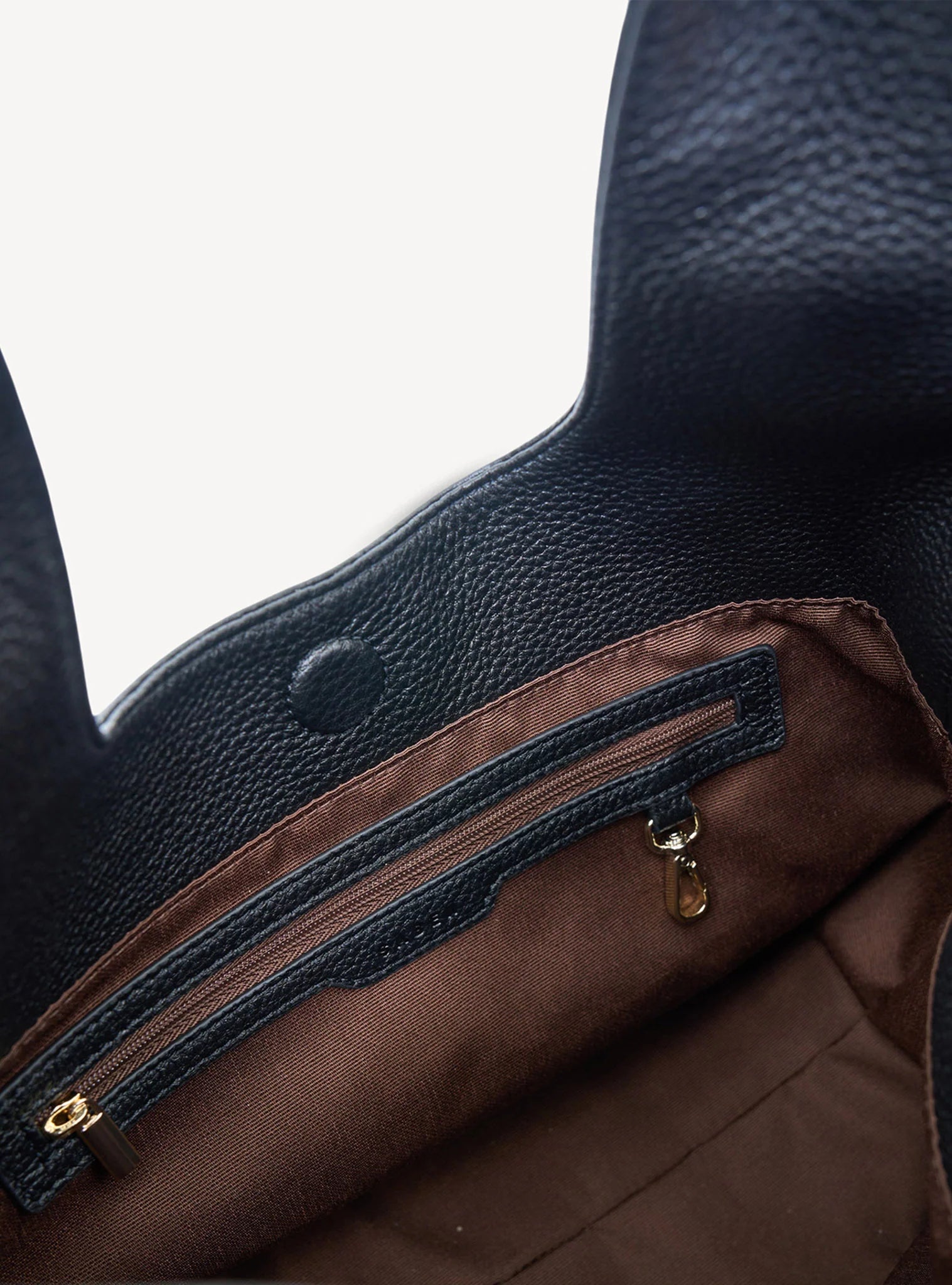 Kiki Shoulder Bag BLACK LIGHTLY MILLED