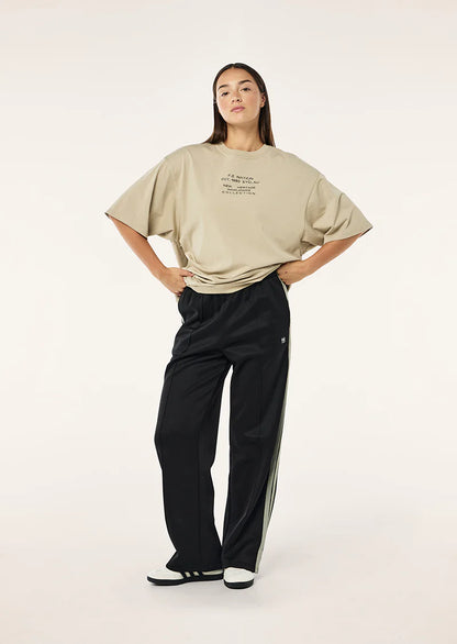 P.E NATION // Lamont Tee WASHED BISCUIT