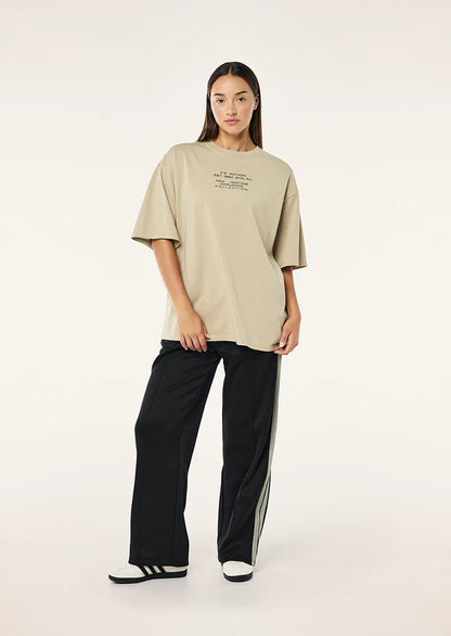 P.E NATION // Lamont Tee WASHED BISCUIT