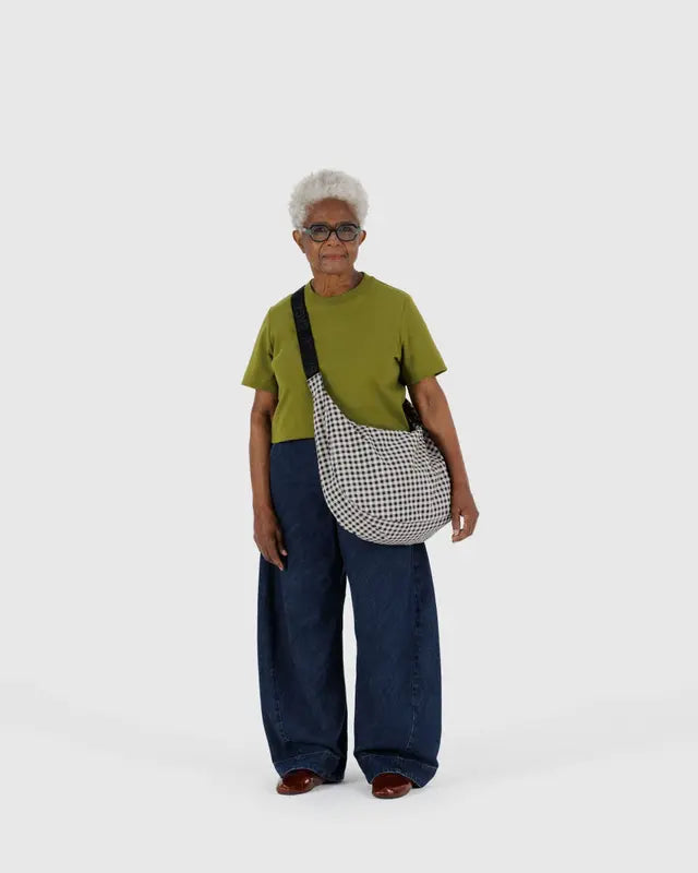 BAGGU // LARGE Nylon Crescent Bag GINGHAM BLACK/WHITE