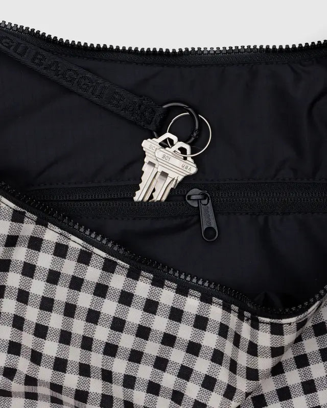 BAGGU // LARGE Nylon Crescent Bag GINGHAM BLACK/WHITE