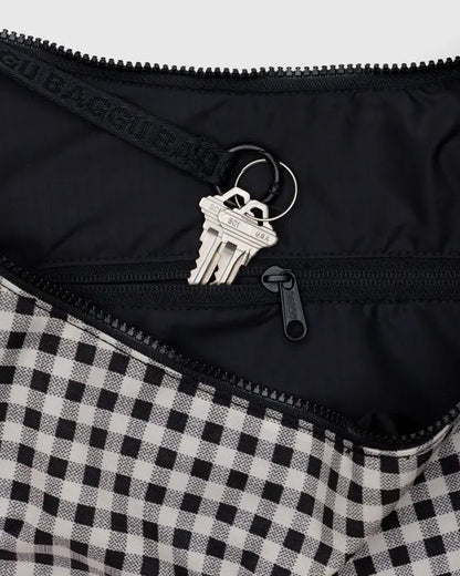 BAGGU // LARGE Nylon Crescent Bag GINGHAM BLACK/WHITE