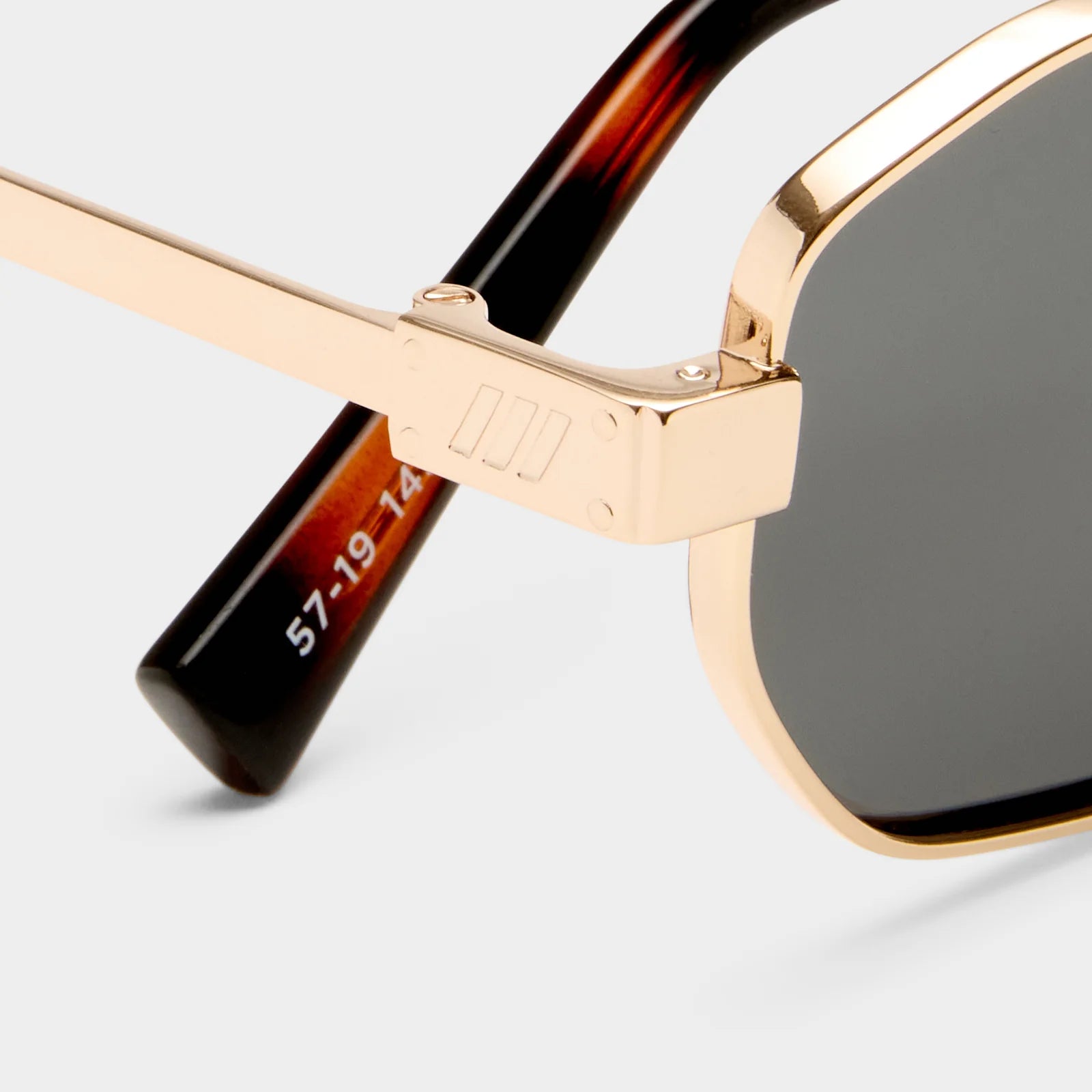 LE SPECS // Mythic GOLD