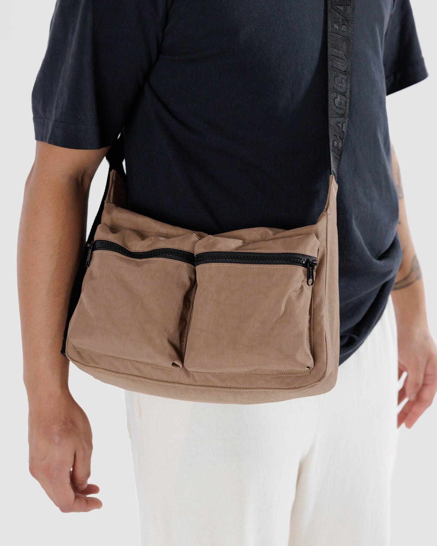 BAGGU // MEDIUM Cargo Crossbody COCOA