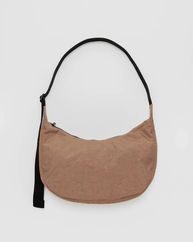 BAGGU // MEDIUM Nylon Crescent Bag COCOA