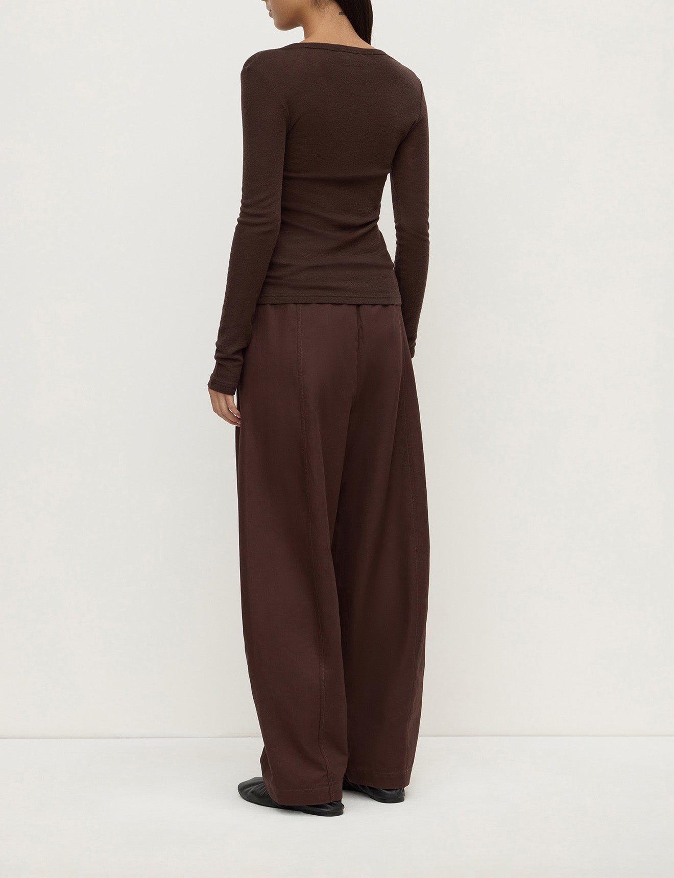 ASSEMBLY LABEL // Nora Merino Henley GANACHE