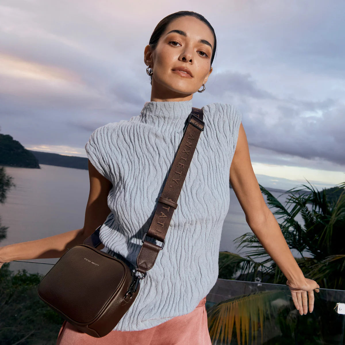 STATUS ANXIETY // Plunder With Webbed Strap Bag COCOA