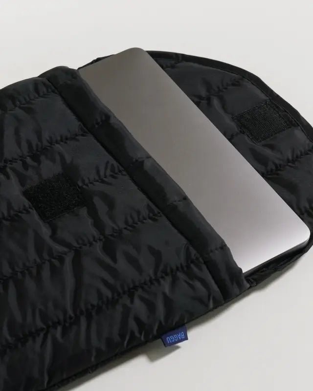 BAGGU // Puffy Laptop Sleeve 16" BLACK