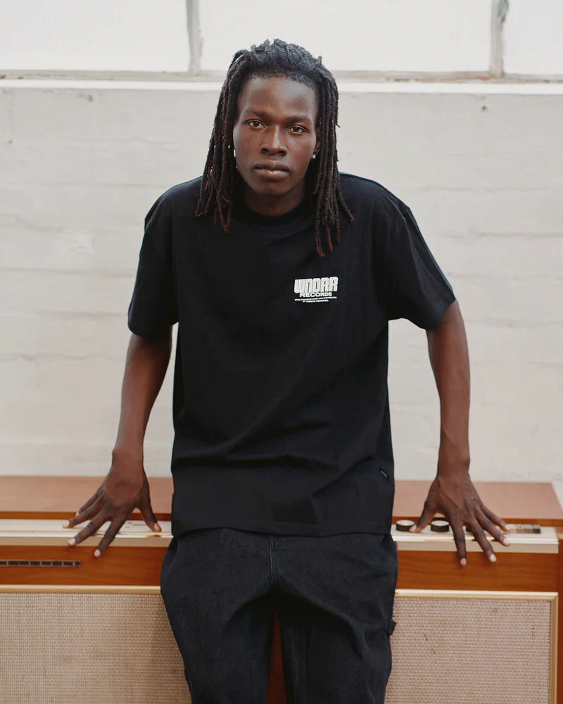 WNDRR // Slant Box Fit Tee BLACK
