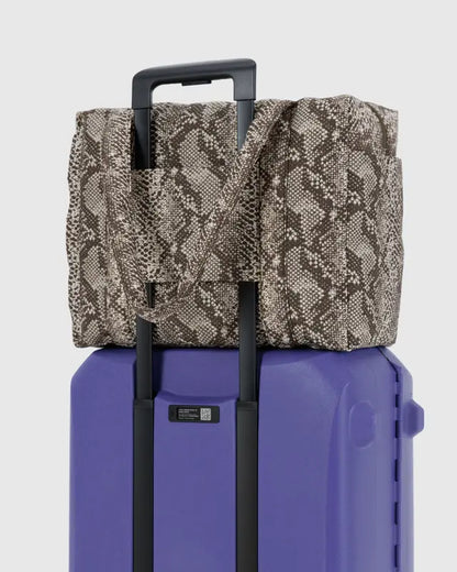 BAGGU // SMALL Cloud Carry-on SNAKESKIN