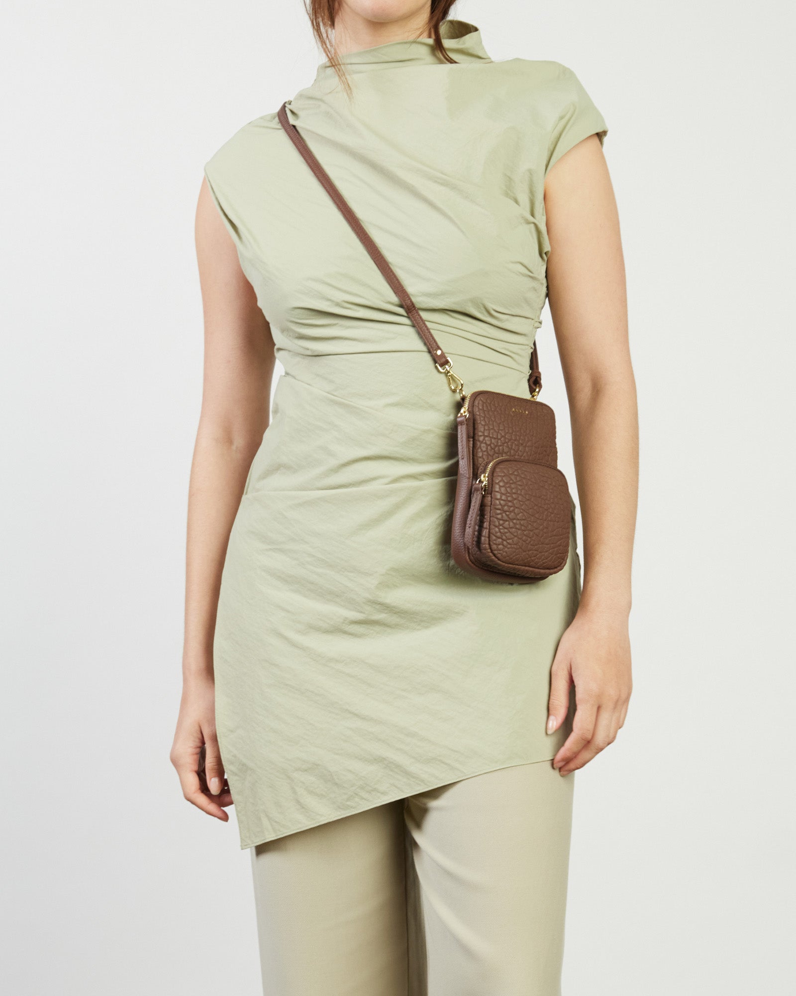 SABEN // Nikko Pocket Phone Sling UMBER BUBBLE