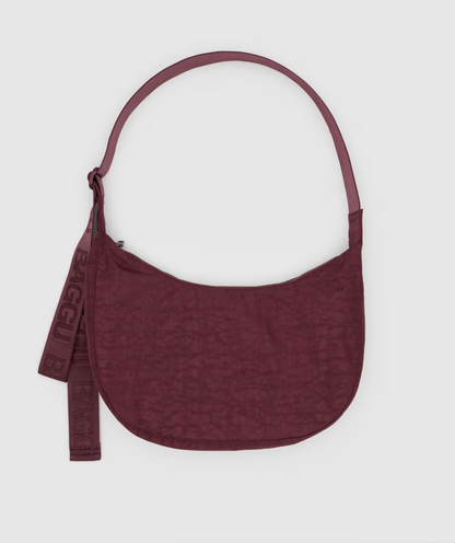 BAGGU // MEDIUM Nylon Crescent Bag MAHOGANY