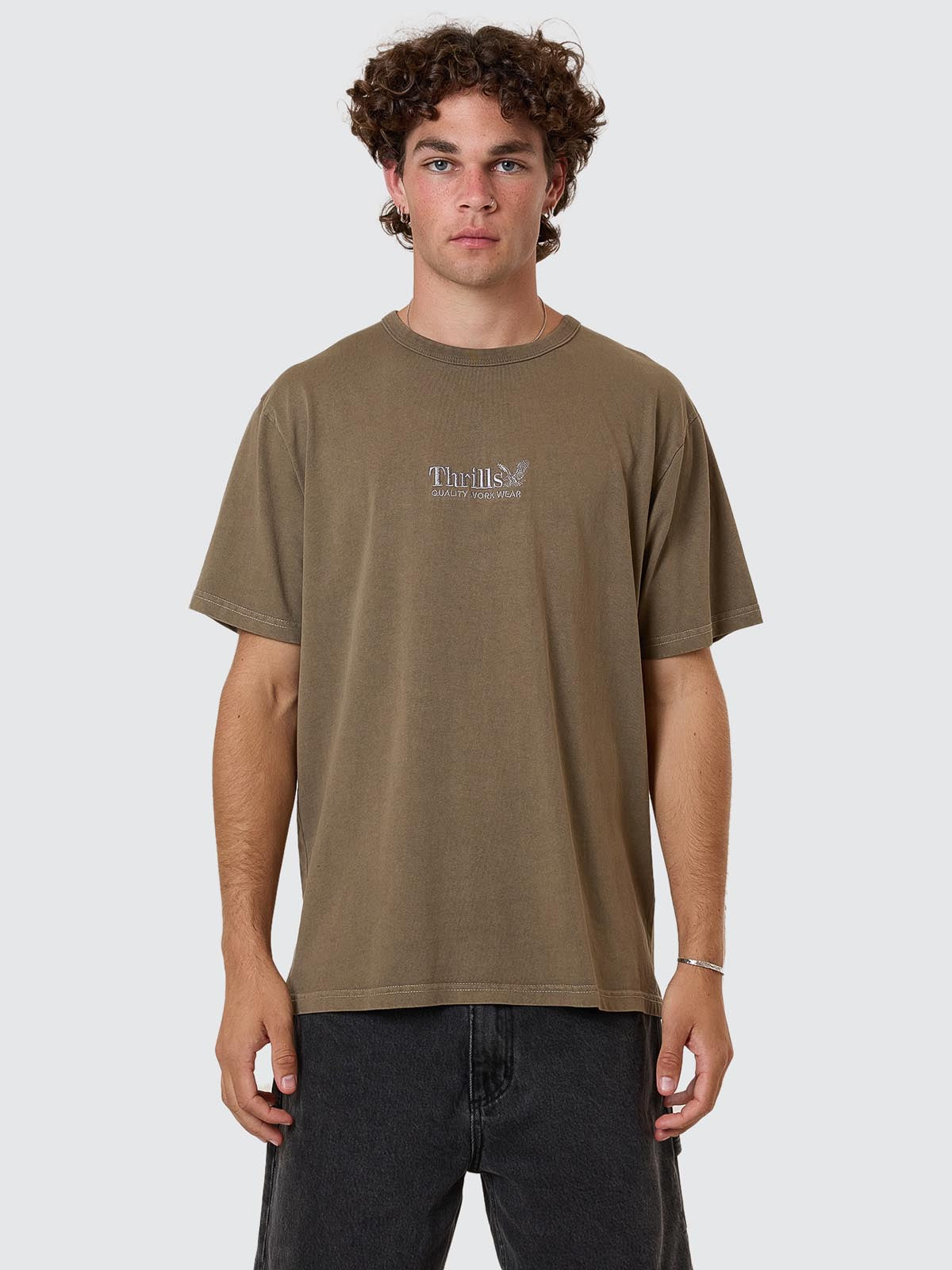 THRILLS // Workwear Embro Merch Fit Tee DESERT