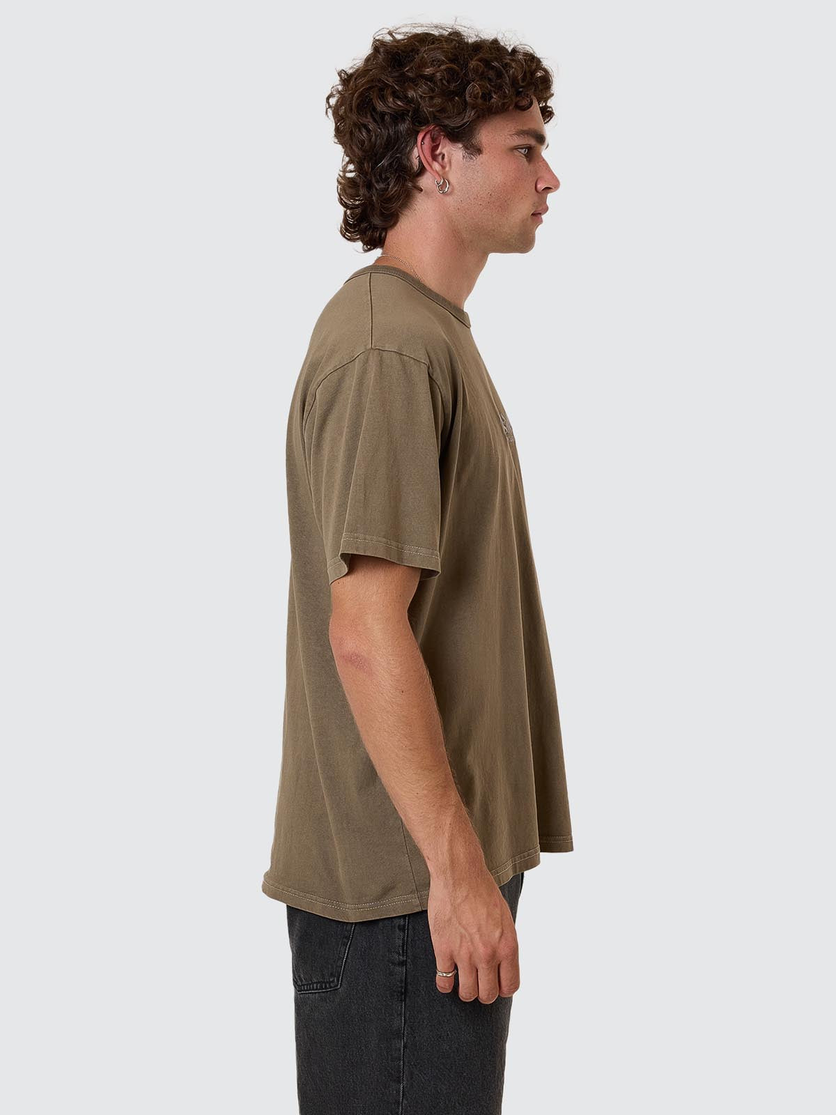 THRILLS // Workwear Embro Merch Fit Tee DESERT