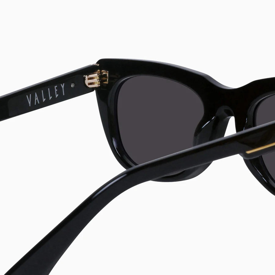 VALLEY // Tomohawk GLOSS BLACK w BLACK LENS