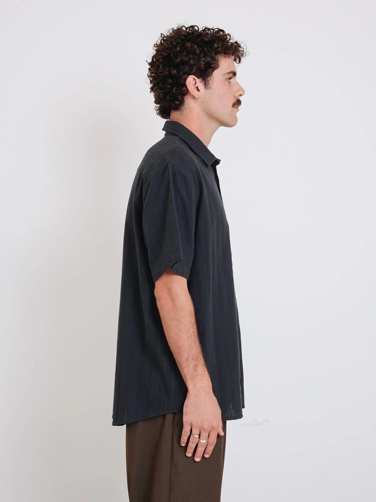 THRILLS // Unhinged SS Shirt WASHED BLACK
