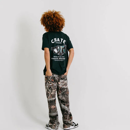 CRATE // Willie The Waiter Beer Hug Tee PINE