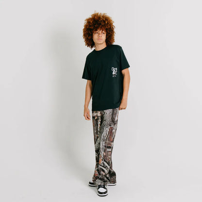 CRATE // Willie The Waiter Beer Hug Tee PINE