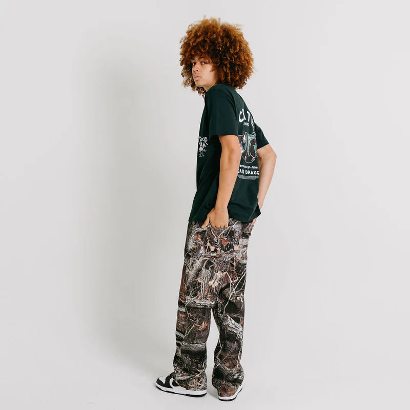 CRATE // Willie The Waiter Beer Hug Tee PINE