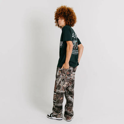 CRATE // Willie The Waiter Beer Hug Tee PINE