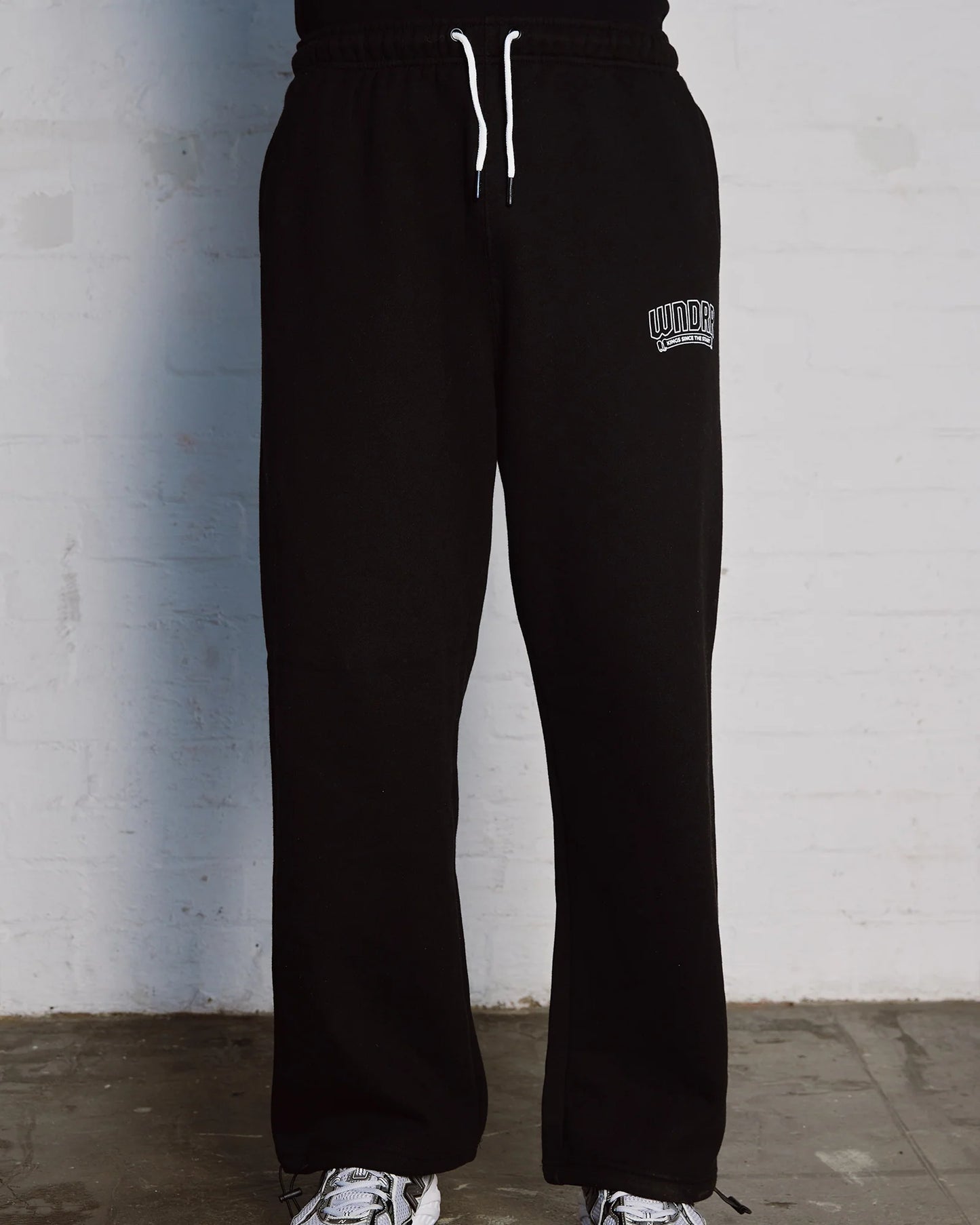 WNDRR // Banner Lounge Trackpant BLACK