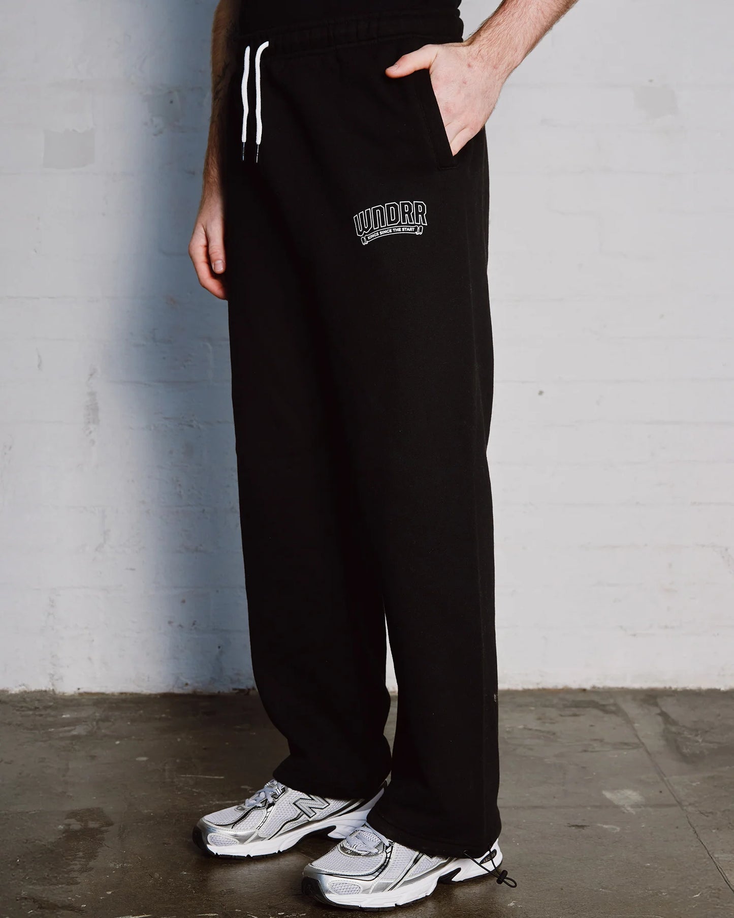 WNDRR // Banner Lounge Trackpant BLACK