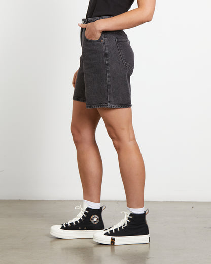 ABRAND // Carrie Short Piper WASHED BLACK