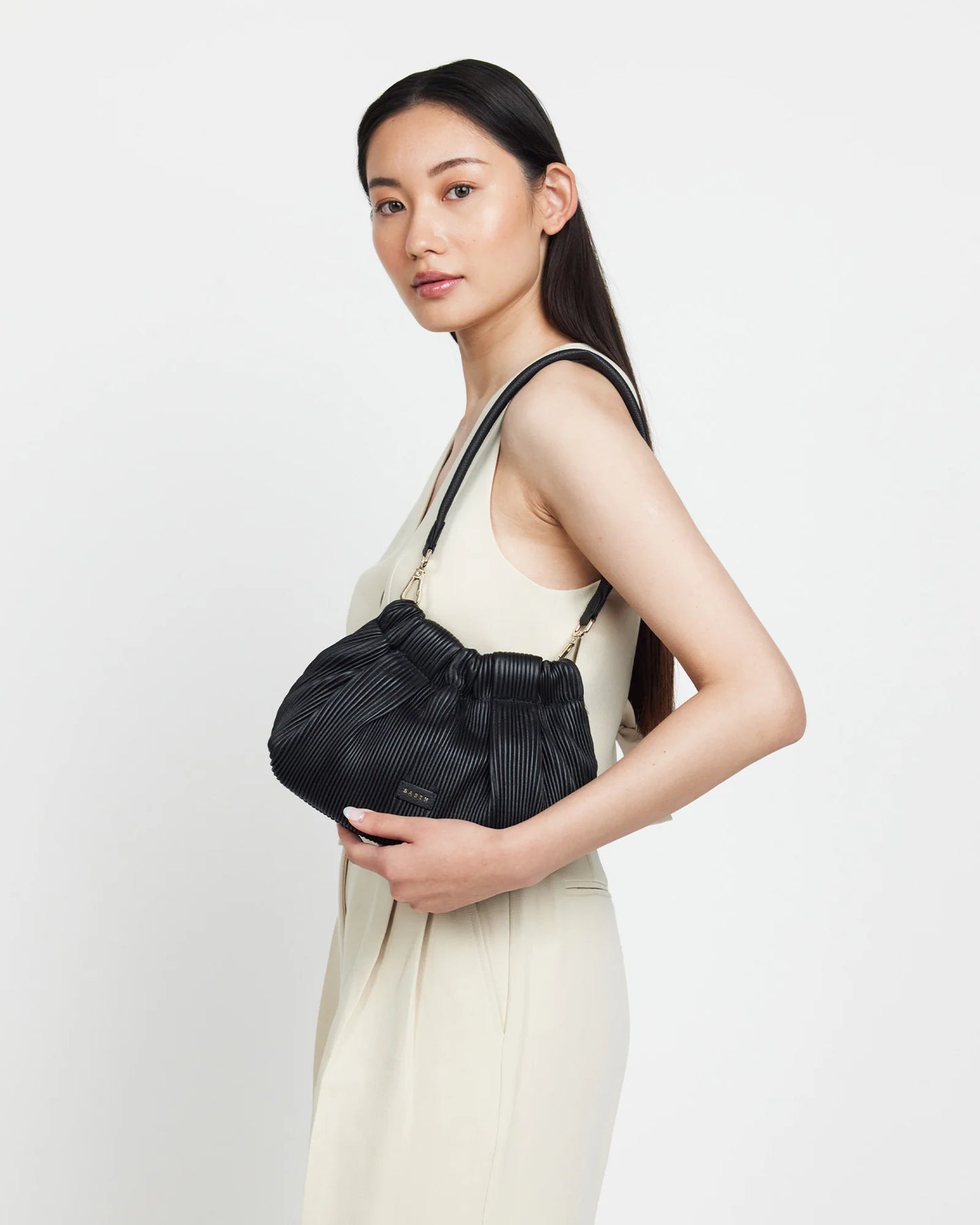 SABEN // Alexis Shoulder Bag BLACK LICORICE PLEAT