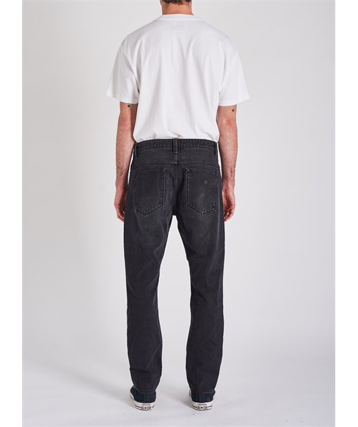 ABRAND // A Straight NU WAVE BLACK