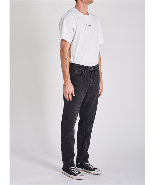 ABRAND // A Straight NU WAVE BLACK