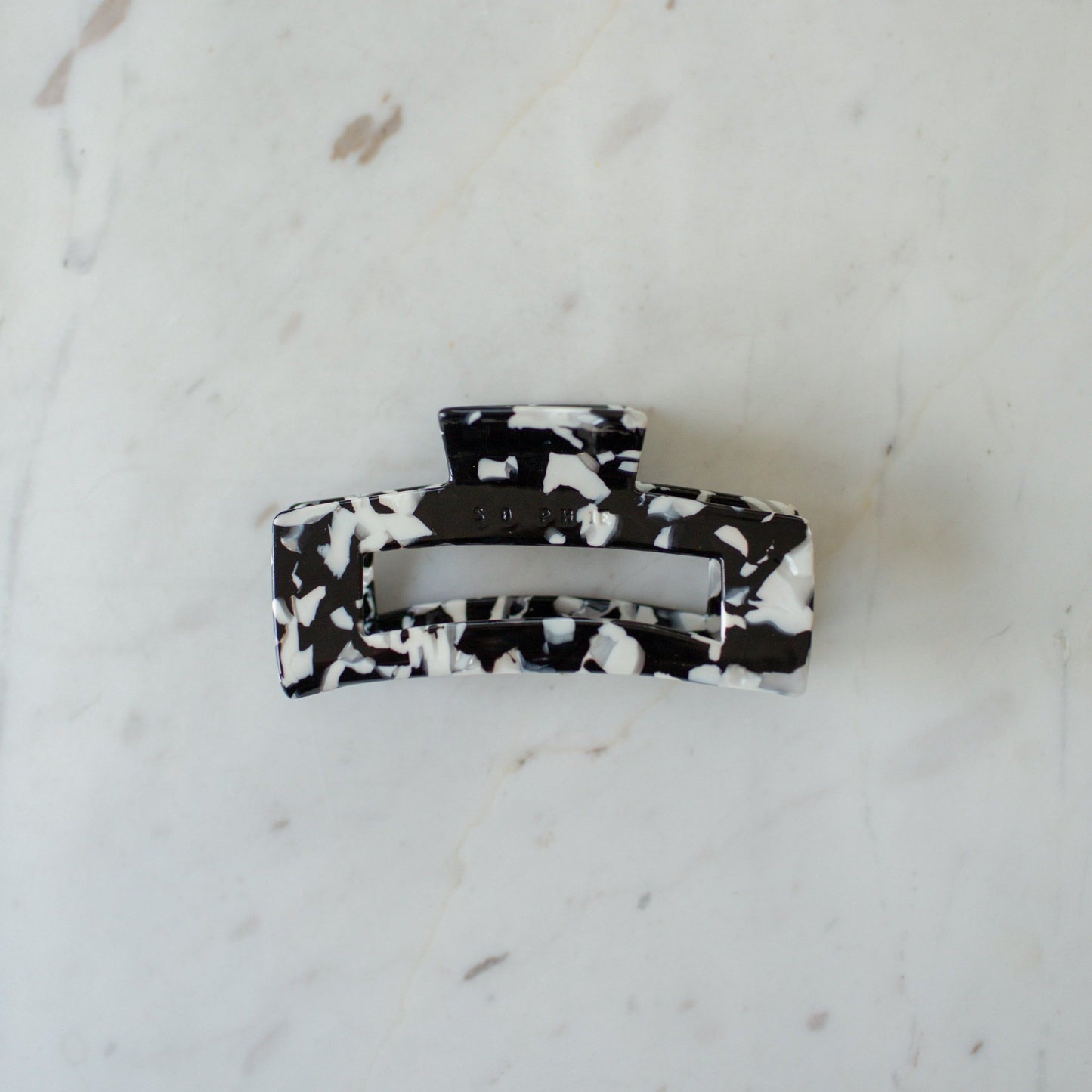 S O P H I E // Tort Claw Clip MONOCHROME