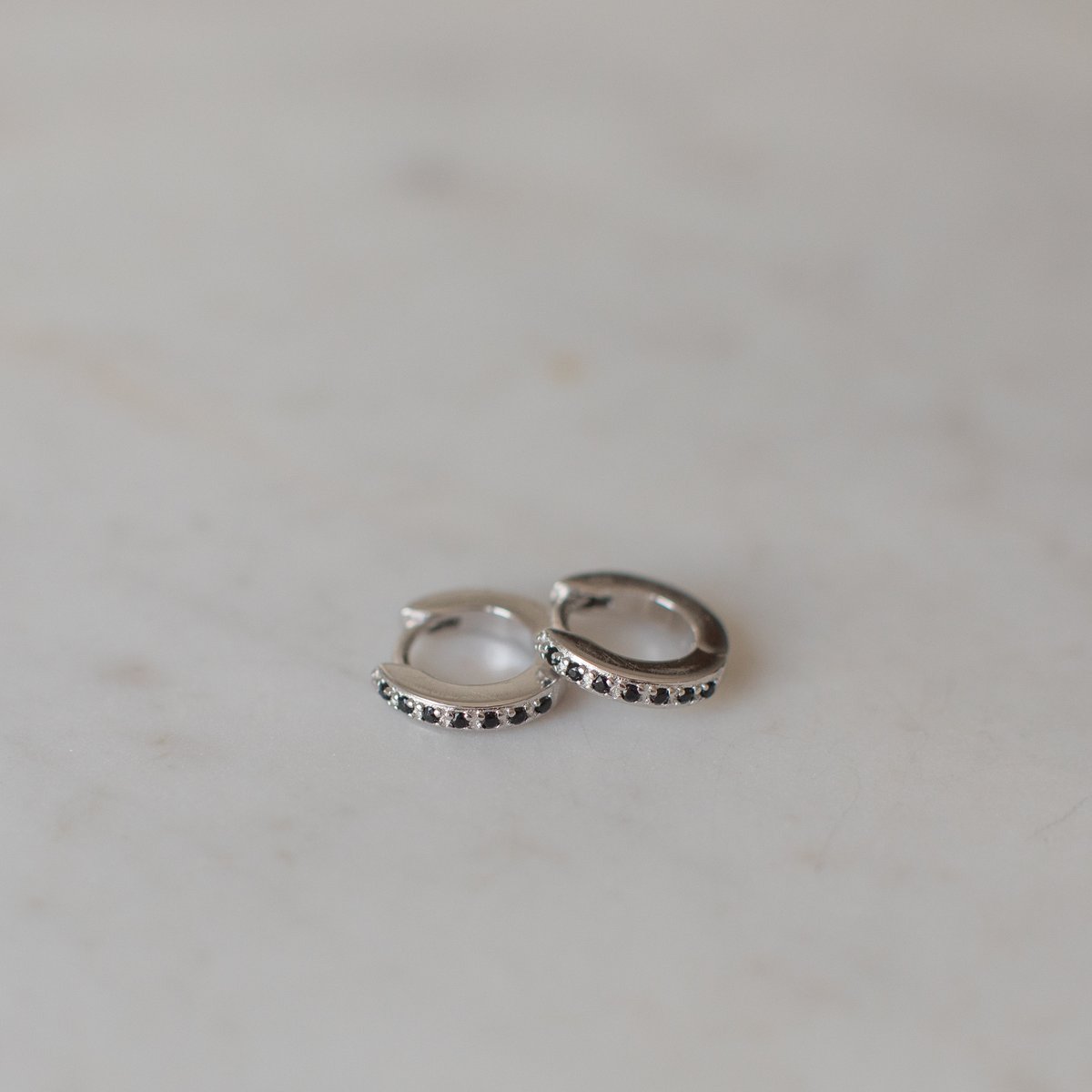 S O P H I E // Mini Rock Huggies SILVER/BLACK