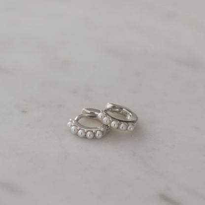 S O P H I E // Mini Pearl Huggies SILVER