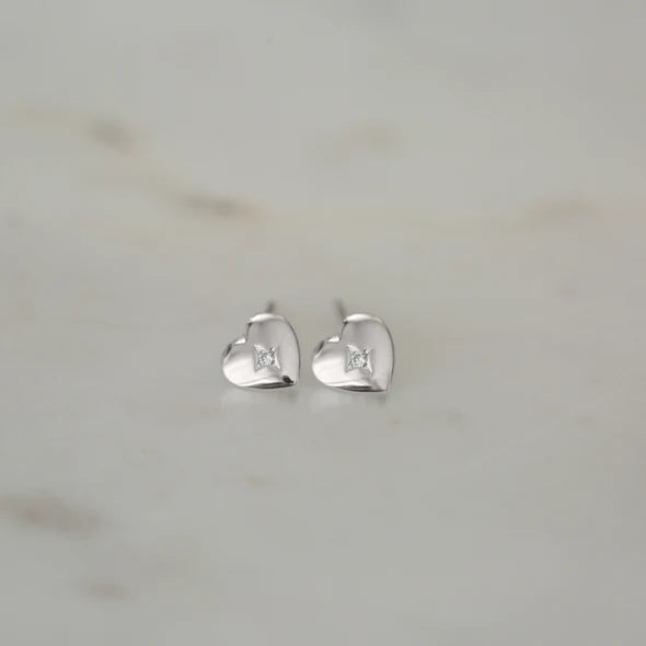 S O P H I E // Sweetheart Studs