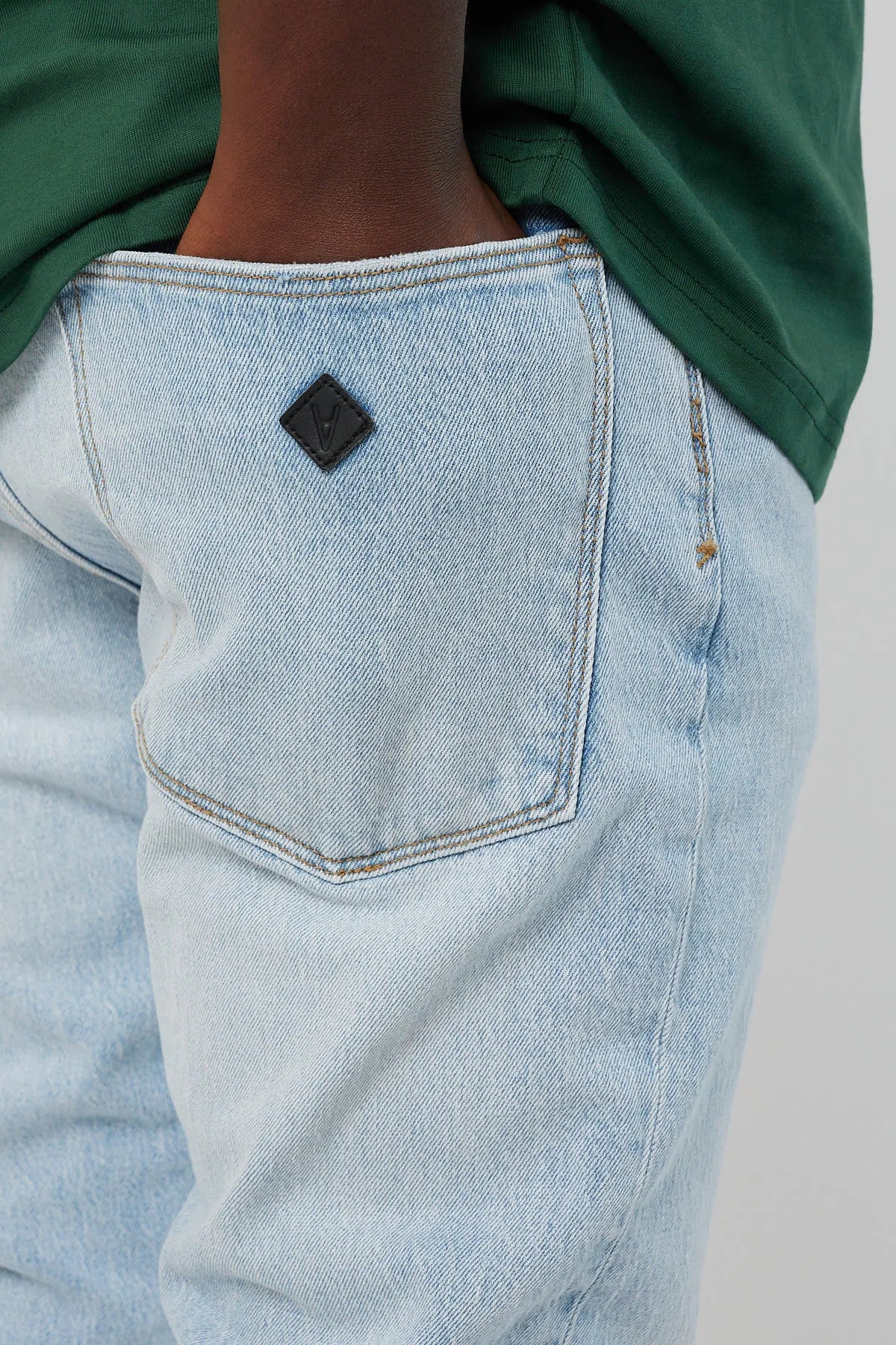 ABRAND // A Dropped Slim CARIBOU