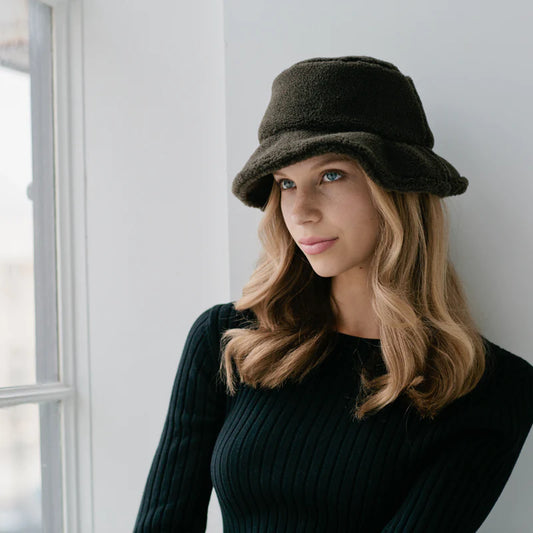 S O P H I E // Fluffy Love Bucket Hat KHAKI