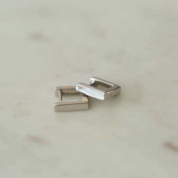 S O P H I E // So Square Huggies